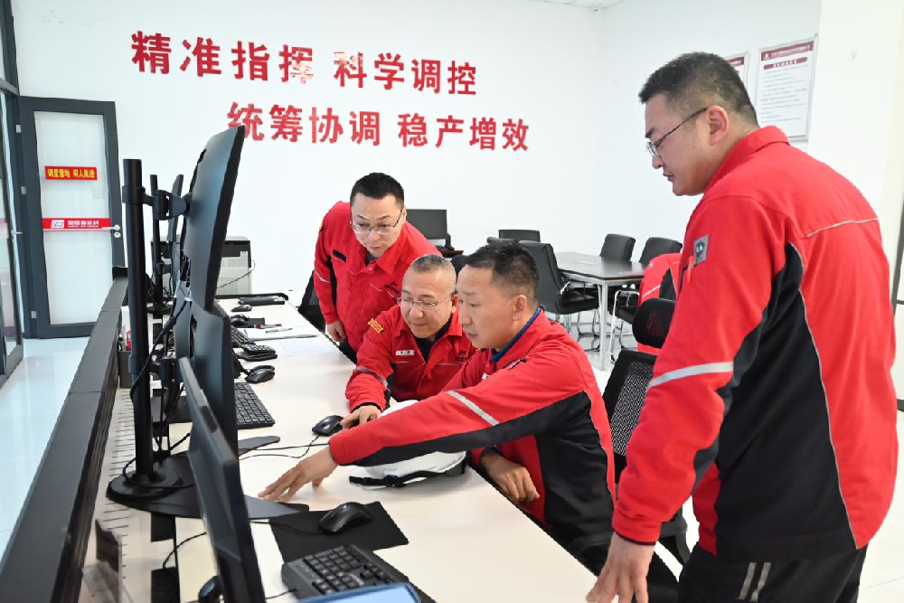 躬身入局 挺膺负责|3377体育官网高管深入一线践行工匠精神——黄宏林